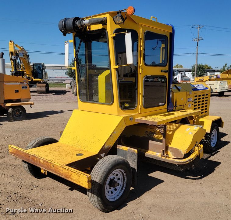 image for item LO9069 2017 Superior Broom DT80K  broom