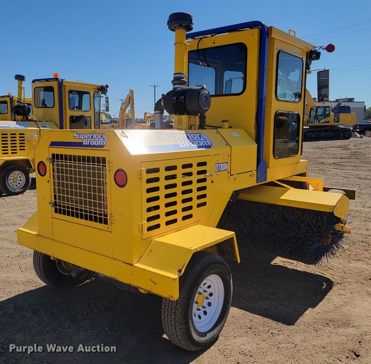 image for item LO9069 2017 Superior Broom DT80K  broom