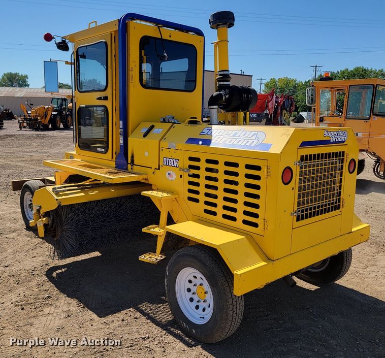 image for item LO9069 2017 Superior Broom DT80K  broom