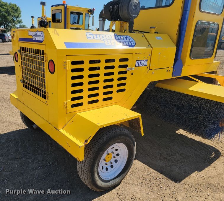 image for item LO9069 2017 Superior Broom DT80K  broom