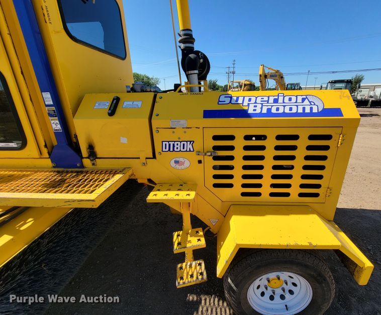 image for item LO9069 2017 Superior Broom DT80K  broom