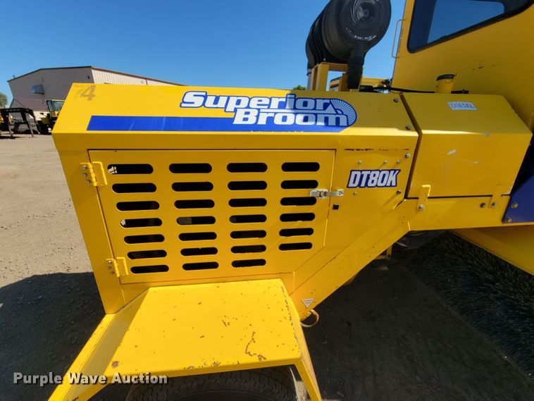image for item LO9069 2017 Superior Broom DT80K  broom