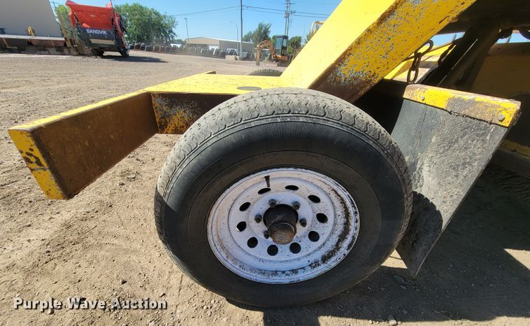 image for item LO9069 2017 Superior Broom DT80K  broom