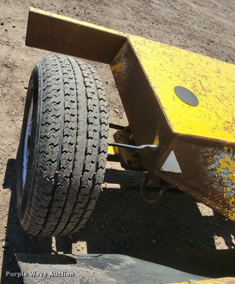 image for item LO9069 2017 Superior Broom DT80K  broom