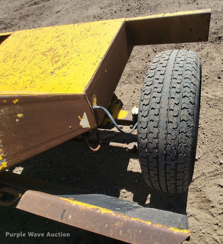 image for item LO9069 2017 Superior Broom DT80K  broom