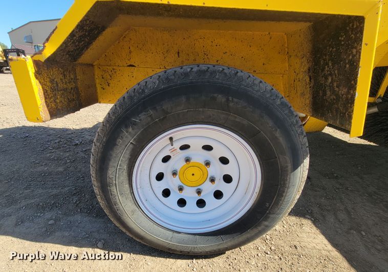 image for item LO9069 2017 Superior Broom DT80K  broom