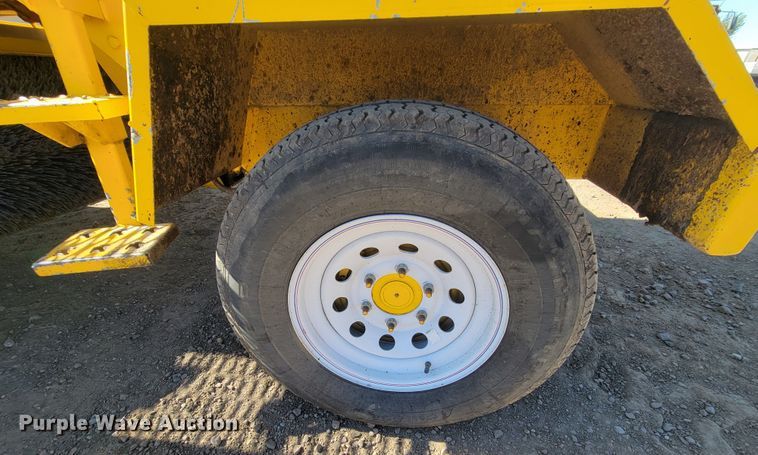 image for item LO9069 2017 Superior Broom DT80K  broom