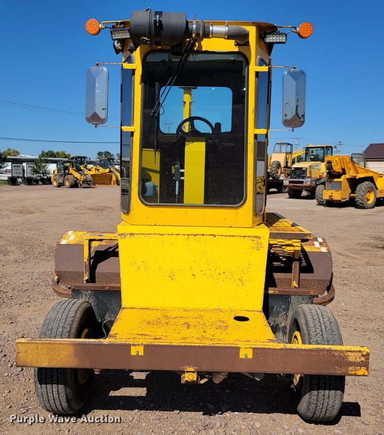 image for item LO9070 2016 Superior Broom DT80K  broom