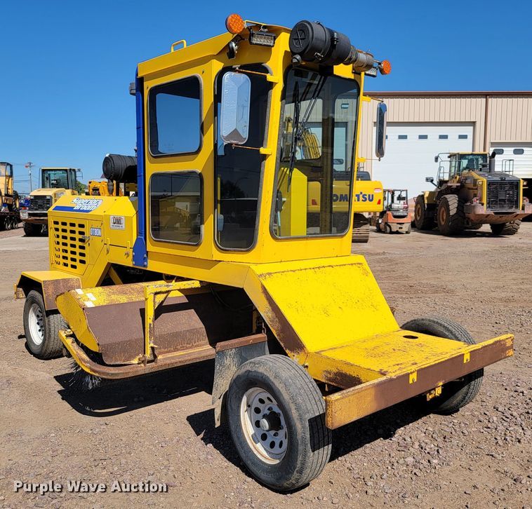 image for item LO9070 2016 Superior Broom DT80K  broom