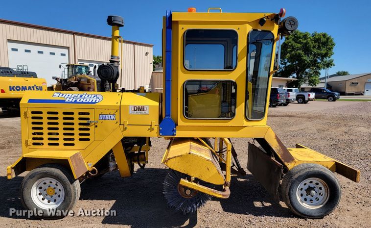 image for item LO9070 2016 Superior Broom DT80K  broom