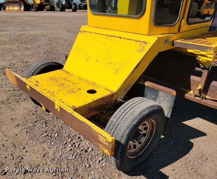 image for item LO9070 2016 Superior Broom DT80K  broom