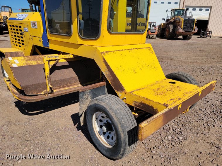 image for item LO9070 2016 Superior Broom DT80K  broom