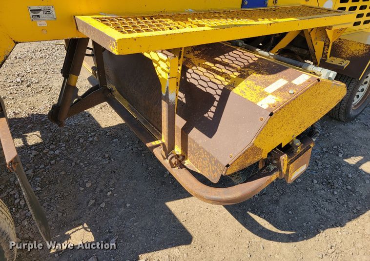 image for item LO9070 2016 Superior Broom DT80K  broom