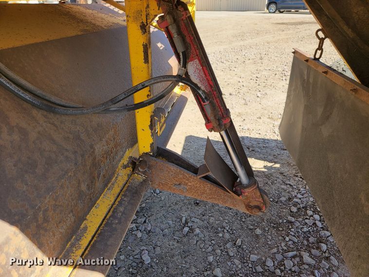 image for item LO9070 2016 Superior Broom DT80K  broom