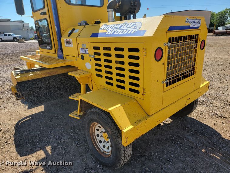 image for item LO9070 2016 Superior Broom DT80K  broom