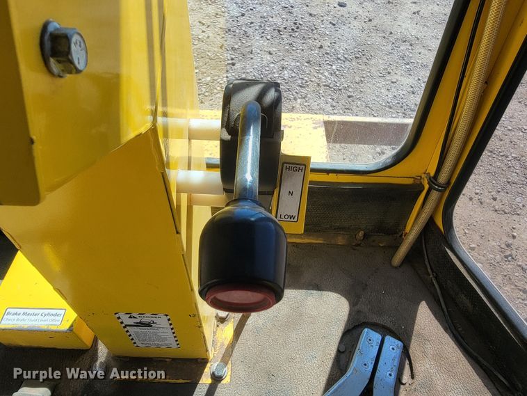 image for item LO9070 2016 Superior Broom DT80K  broom