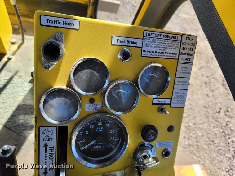 image for item LO9070 2016 Superior Broom DT80K  broom