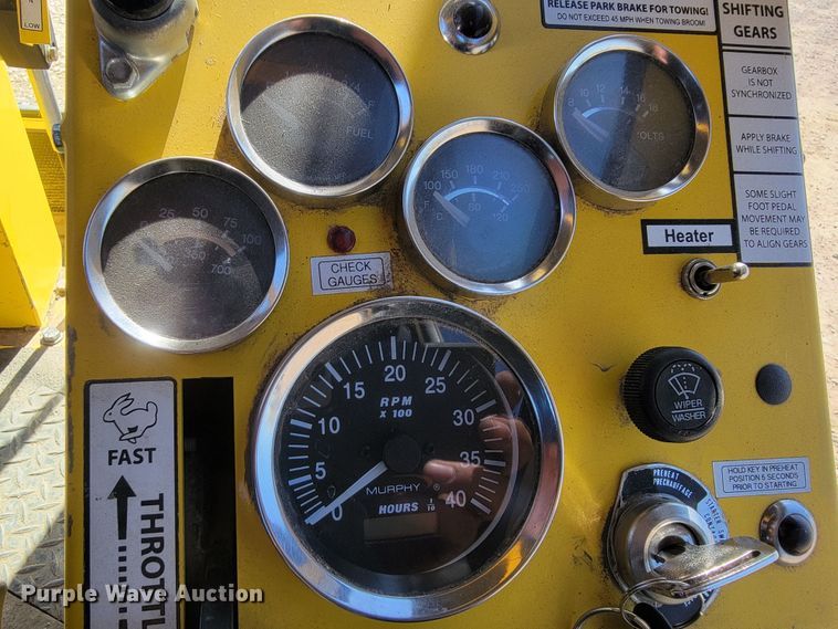 image for item LO9070 2016 Superior Broom DT80K  broom