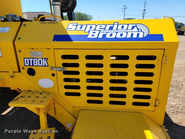image for item LO9070 2016 Superior Broom DT80K  broom