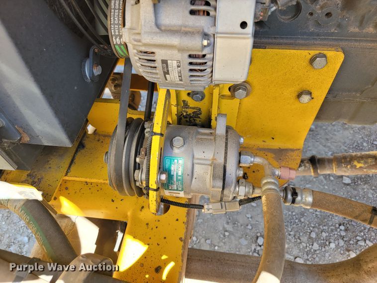 image for item LO9070 2016 Superior Broom DT80K  broom