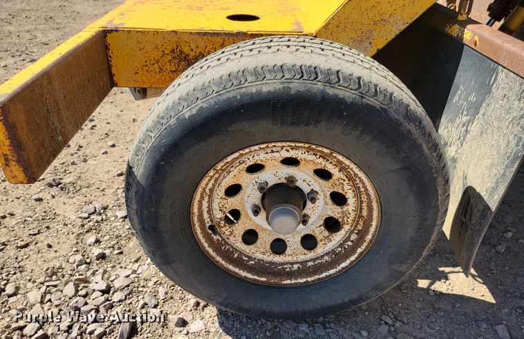 image for item LO9070 2016 Superior Broom DT80K  broom