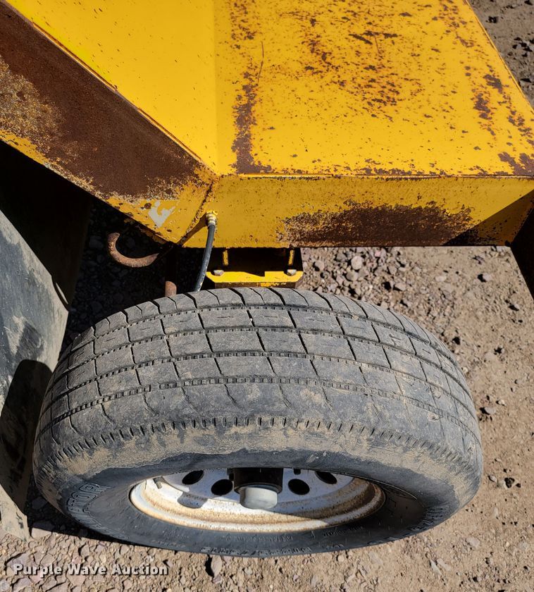 image for item LO9070 2016 Superior Broom DT80K  broom