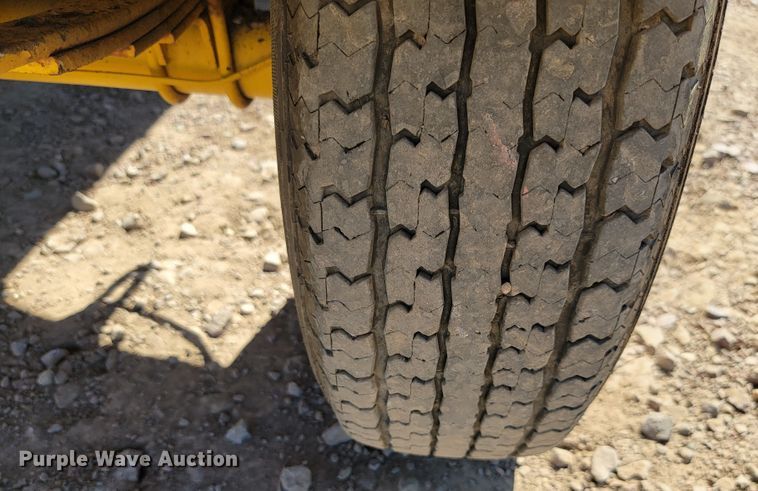 image for item LO9070 2016 Superior Broom DT80K  broom