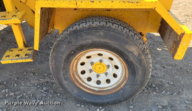 image for item LO9070 2016 Superior Broom DT80K  broom