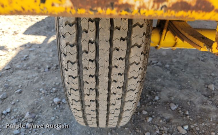 image for item LO9070 2016 Superior Broom DT80K  broom