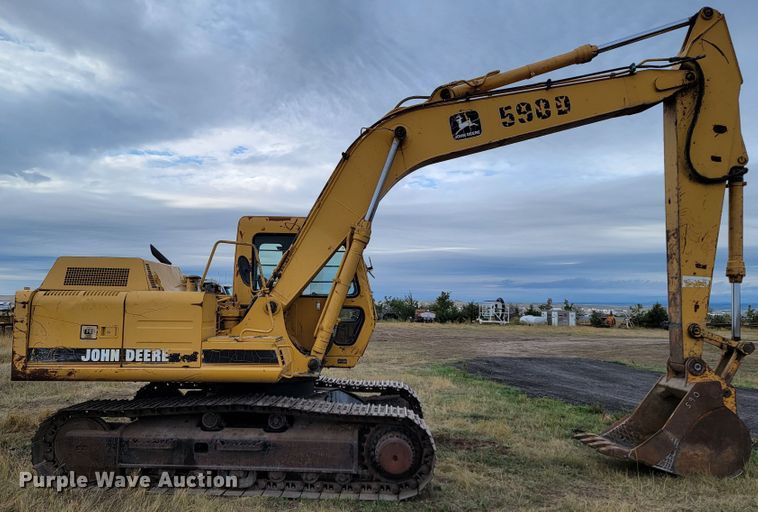 image for item LO9085 1994 John Deere 590D  excavator