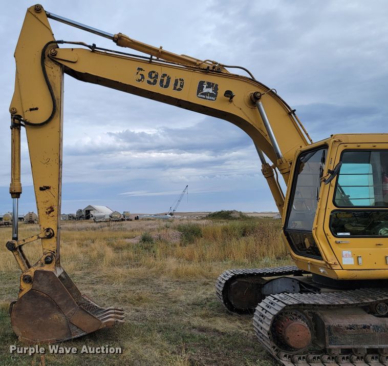 image for item LO9085 1994 John Deere 590D  excavator