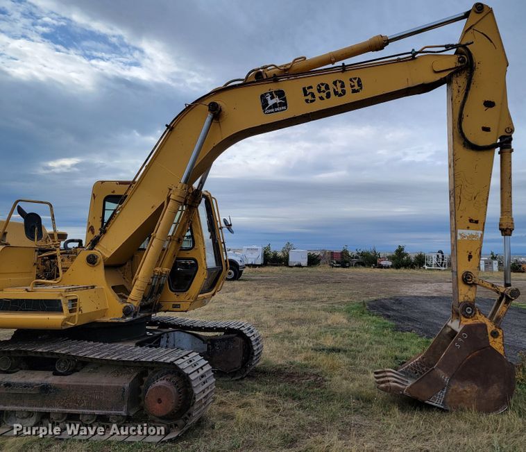 image for item LO9085 1994 John Deere 590D  excavator