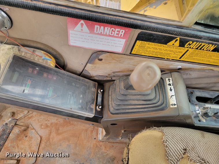 image for item LO9085 1994 John Deere 590D  excavator