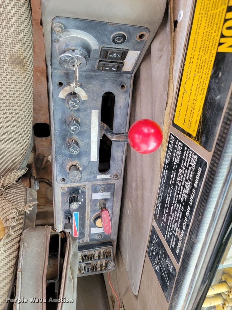 image for item LO9085 1994 John Deere 590D  excavator