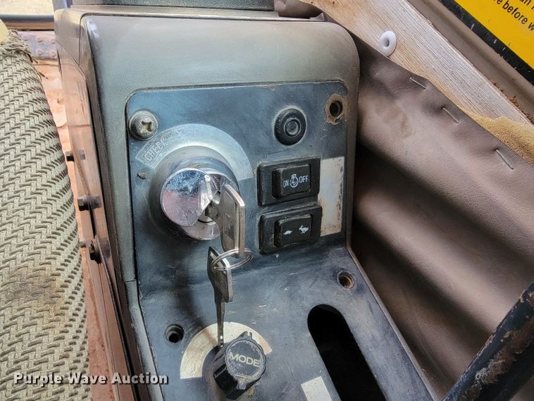 image for item LO9085 1994 John Deere 590D  excavator