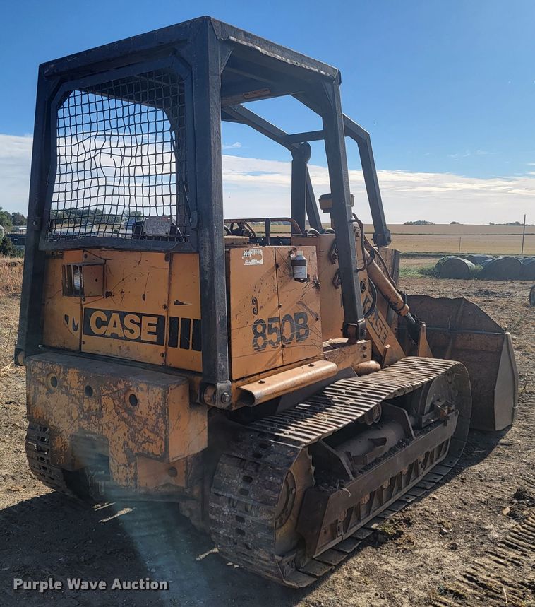 image for item LO9097 Case 850B  track loader