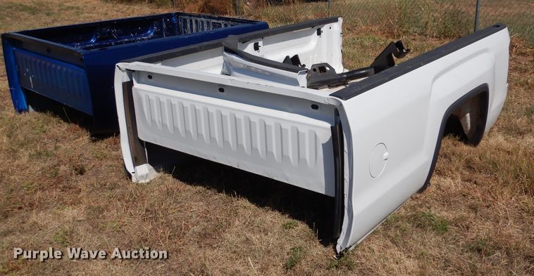 image for item LU9582 (2) GMC Sierra pickup beds