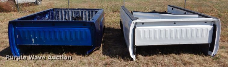 image for item LU9582 (2) GMC Sierra pickup beds