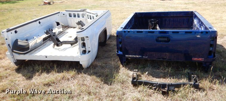 image for item LU9582 (2) GMC Sierra pickup beds
