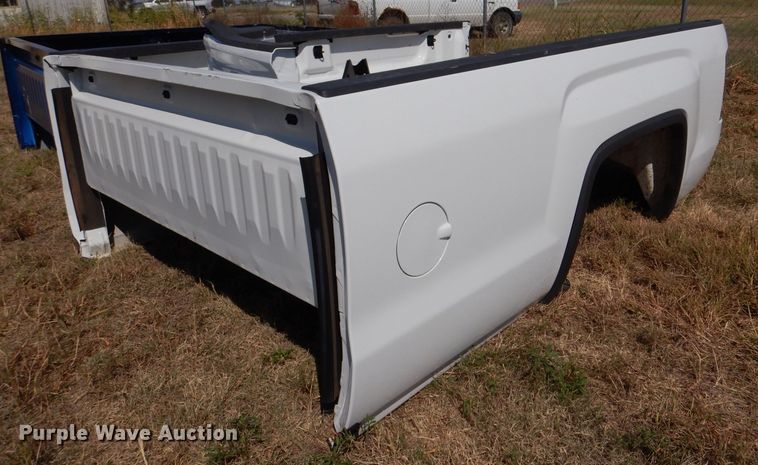 image for item LU9582 (2) GMC Sierra pickup beds