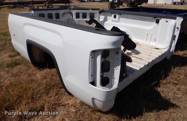 image for item LU9582 (2) GMC Sierra pickup beds