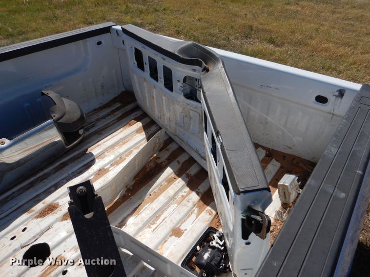 image for item LU9582 (2) GMC Sierra pickup beds