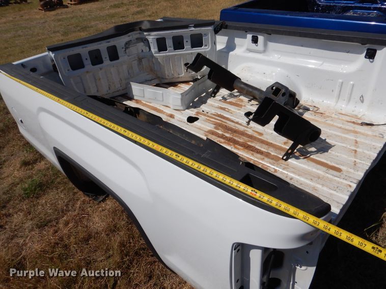 image for item LU9582 (2) GMC Sierra pickup beds