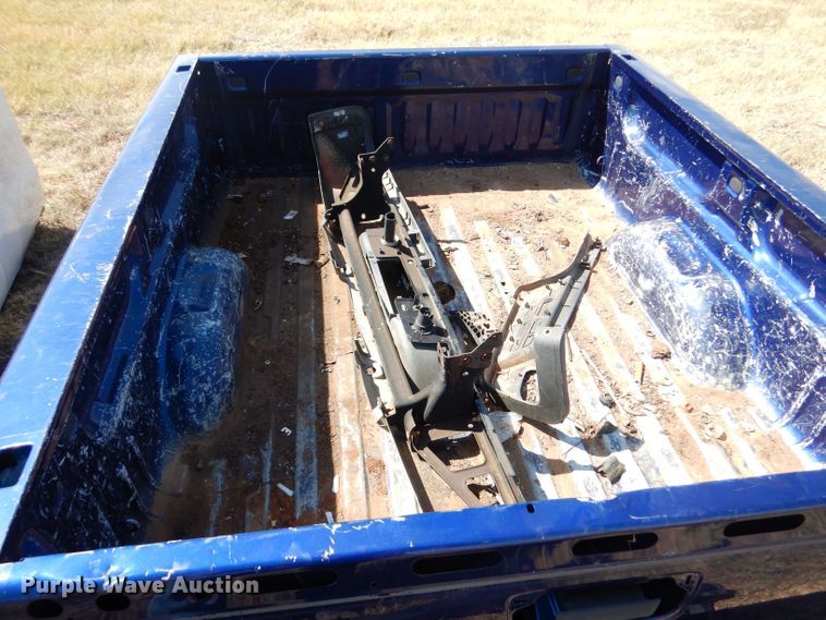 image for item LU9582 (2) GMC Sierra pickup beds