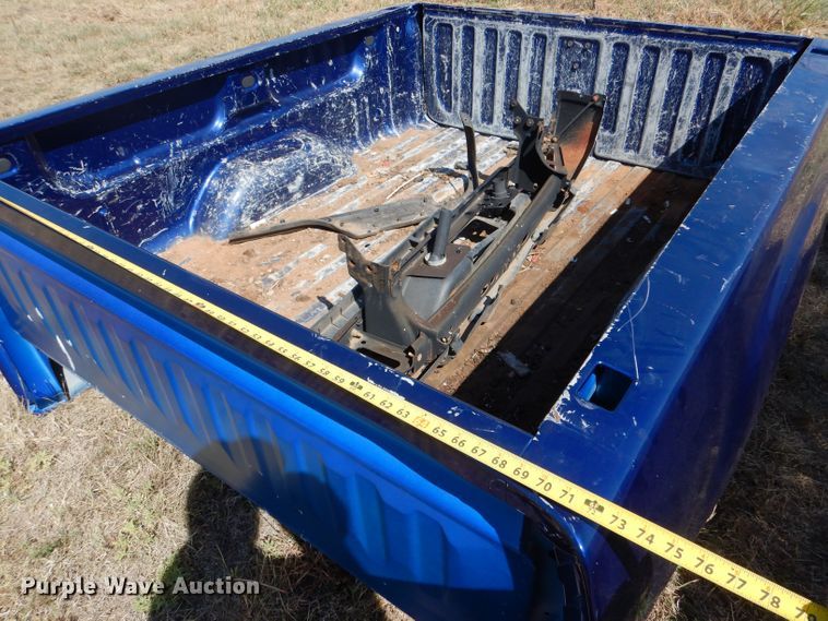 image for item LU9582 (2) GMC Sierra pickup beds