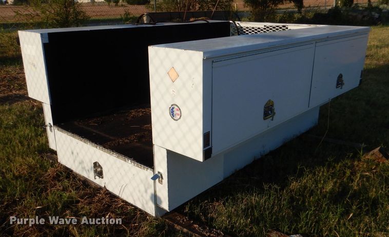 image for item LU9585 Utility bed