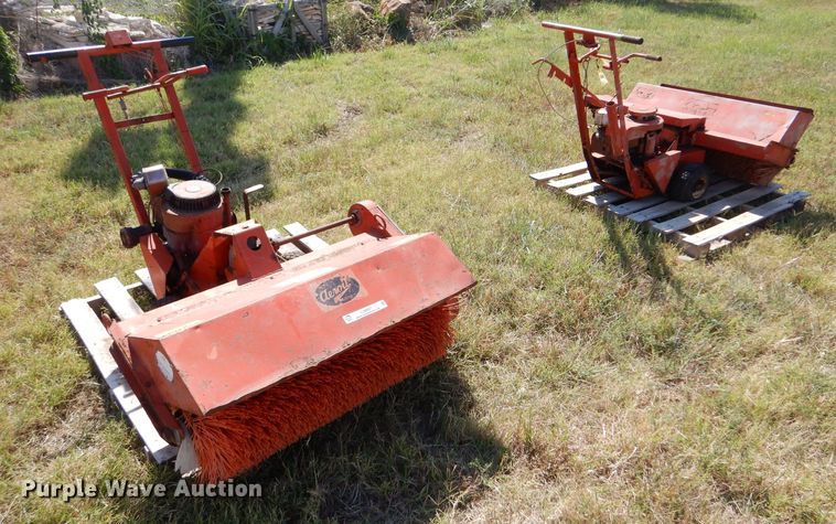 image for item LU9587 (2) brooms