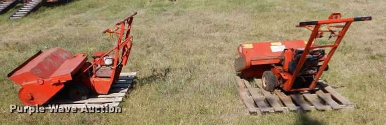 image for item LU9587 (2) brooms