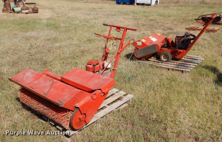 image for item LU9587 (2) brooms