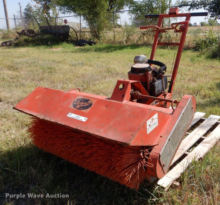 image for item LU9587 (2) brooms